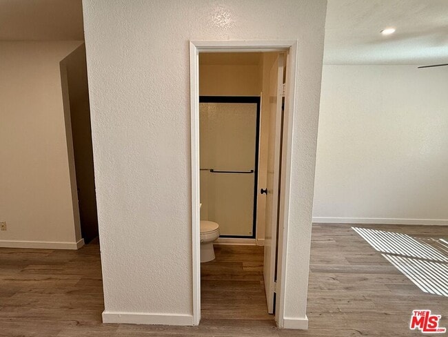 Building Photo - 10215 Variel Ave