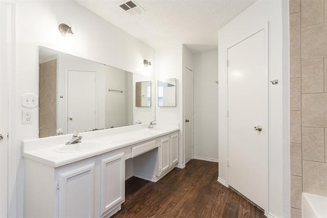 Building Photo - 6409 Plainview Dr
