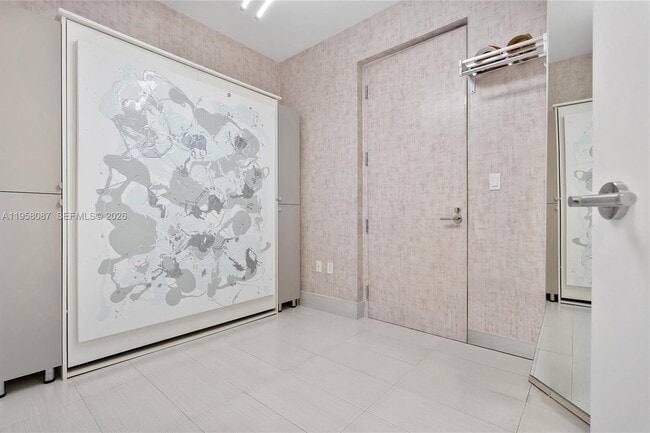 Building Photo - 17475 Collins Ave