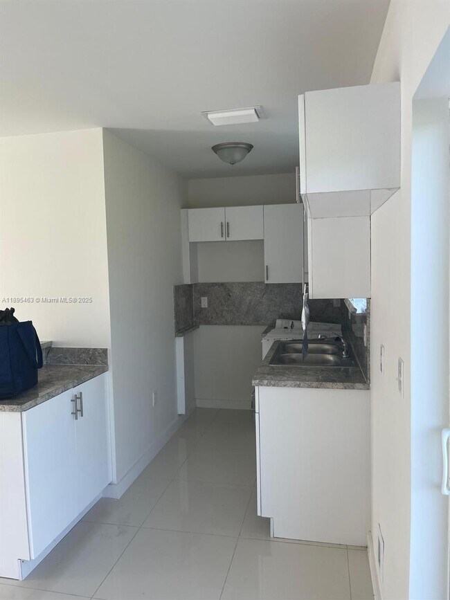 Primary Photo - 3 bedroom in Miami FL 33147