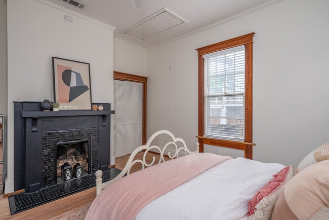 Building Photo - Bungalow Heaven in Baldwin Park!