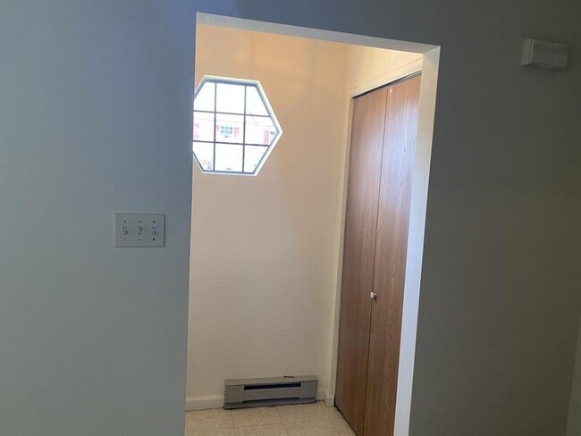 Building Photo - 214 Magnolia Dr