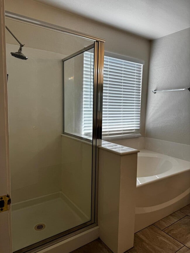 Building Photo - 14613 N 154th Ave