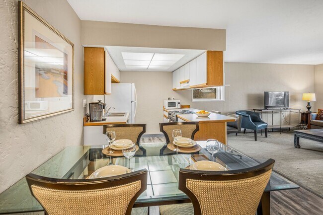 Building Photo - Downtown Anchorage Two Bedroom Two Bath (101)