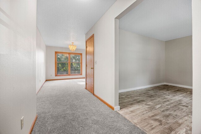 Building Photo - 3801 Pebble Ct