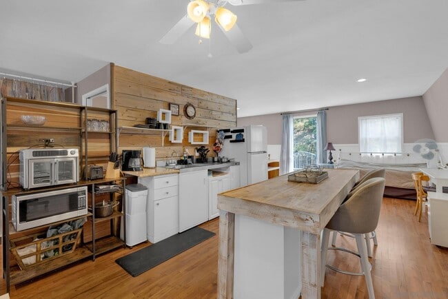 Building Photo - 920 Chapin Dr