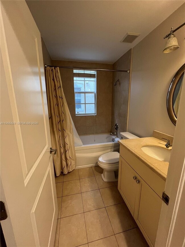 Building Photo - 481 Menendez Ave