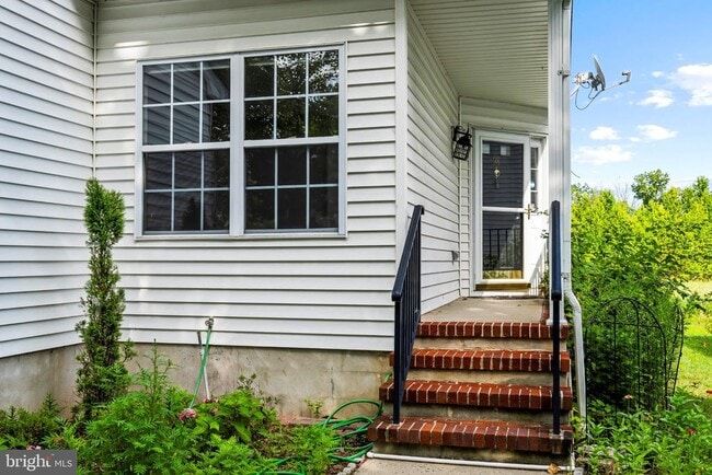 Building Photo - 98 Canal View Dr