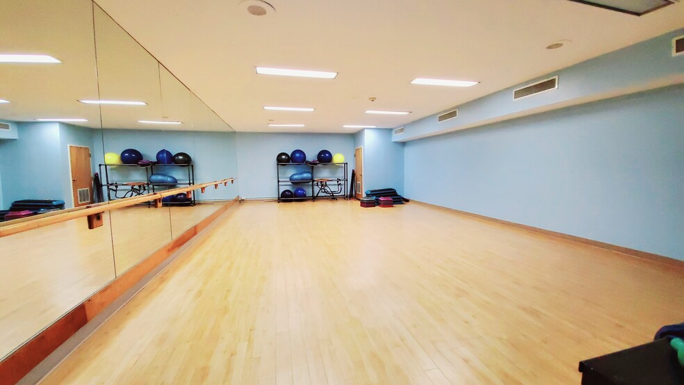 Building Photo - 14 Cerone Ct