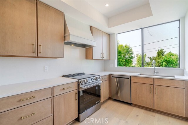 Building Photo - 1305 N Columbus Ave