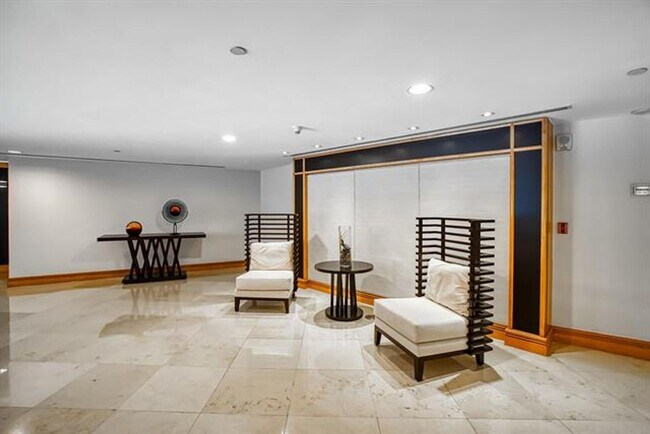 Building Photo - 18911 Collins Ave