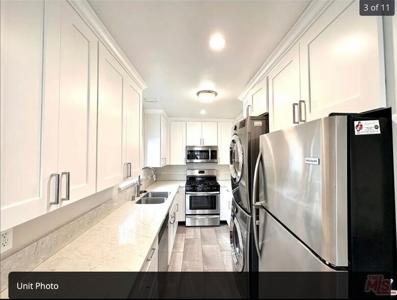 Building Photo - 1051 S Sherbourne Dr