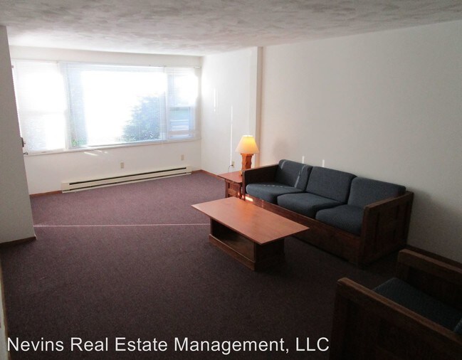 Building Photo - 221 Waupelani Dr