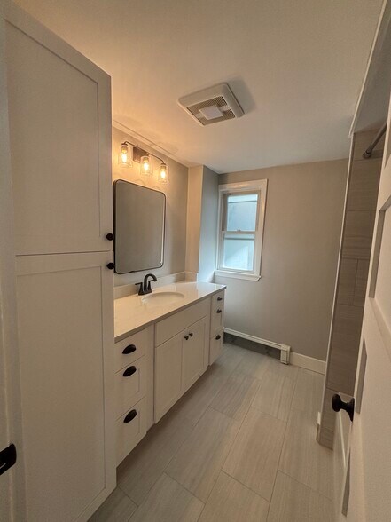 Bathroom - 82 North St
