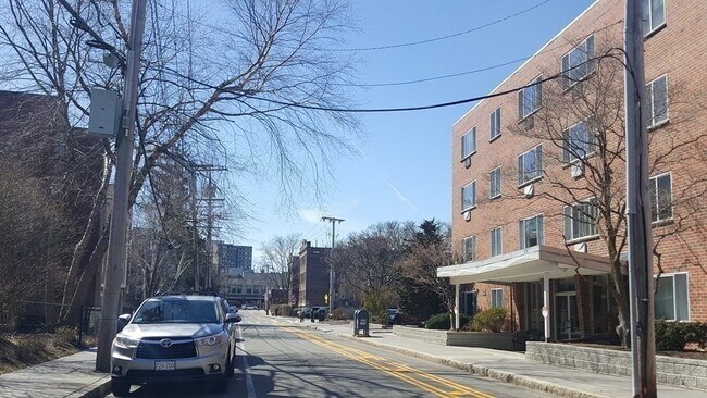 Building Photo - 50 Green St