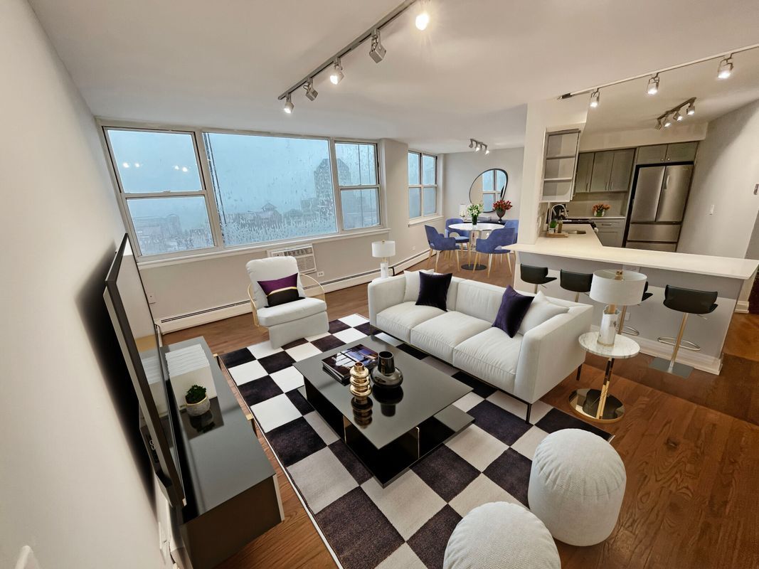 Building Photo - 5650 N Sheridan Rd