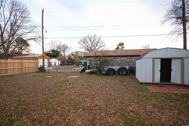 Building Photo - 6510 Farmstead Rd