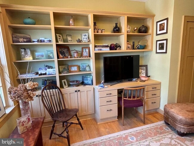 Building Photo - 19 Sunset Dr