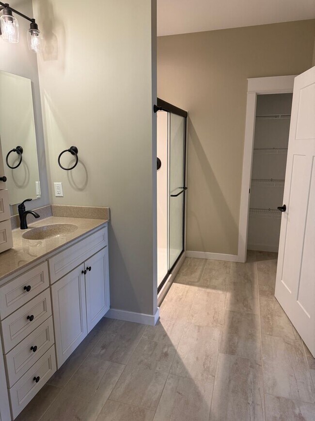 Building Photo - 3 Bedroom, 3 Bathroom - Shippensburg, PA!