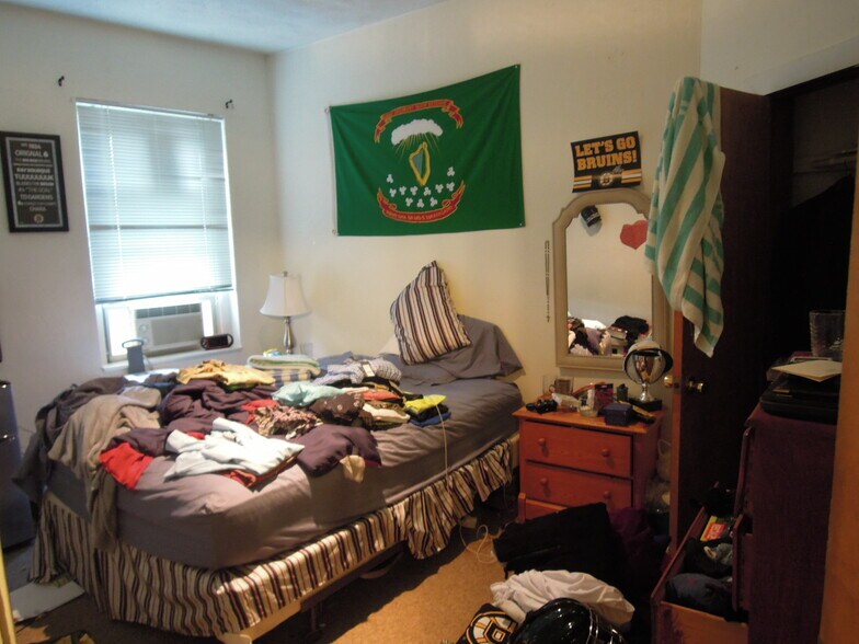 Building Photo - 128 Hemenway St