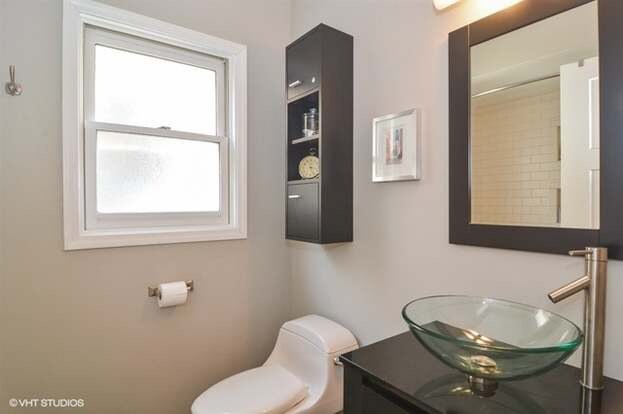 Building Photo - 1359 W Hubbard St