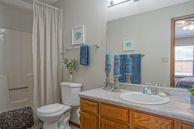 Building Photo - 5609 Wingate Ave NW