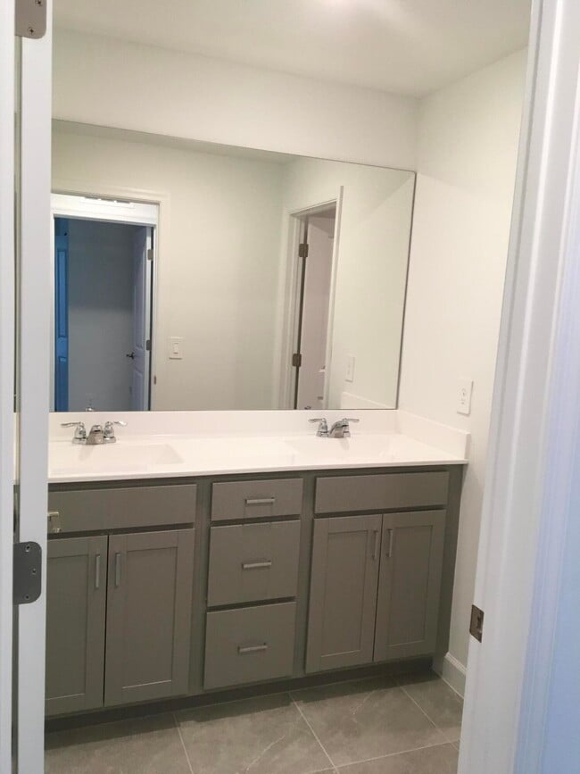 Building Photo - 12226 SW Roma Cir