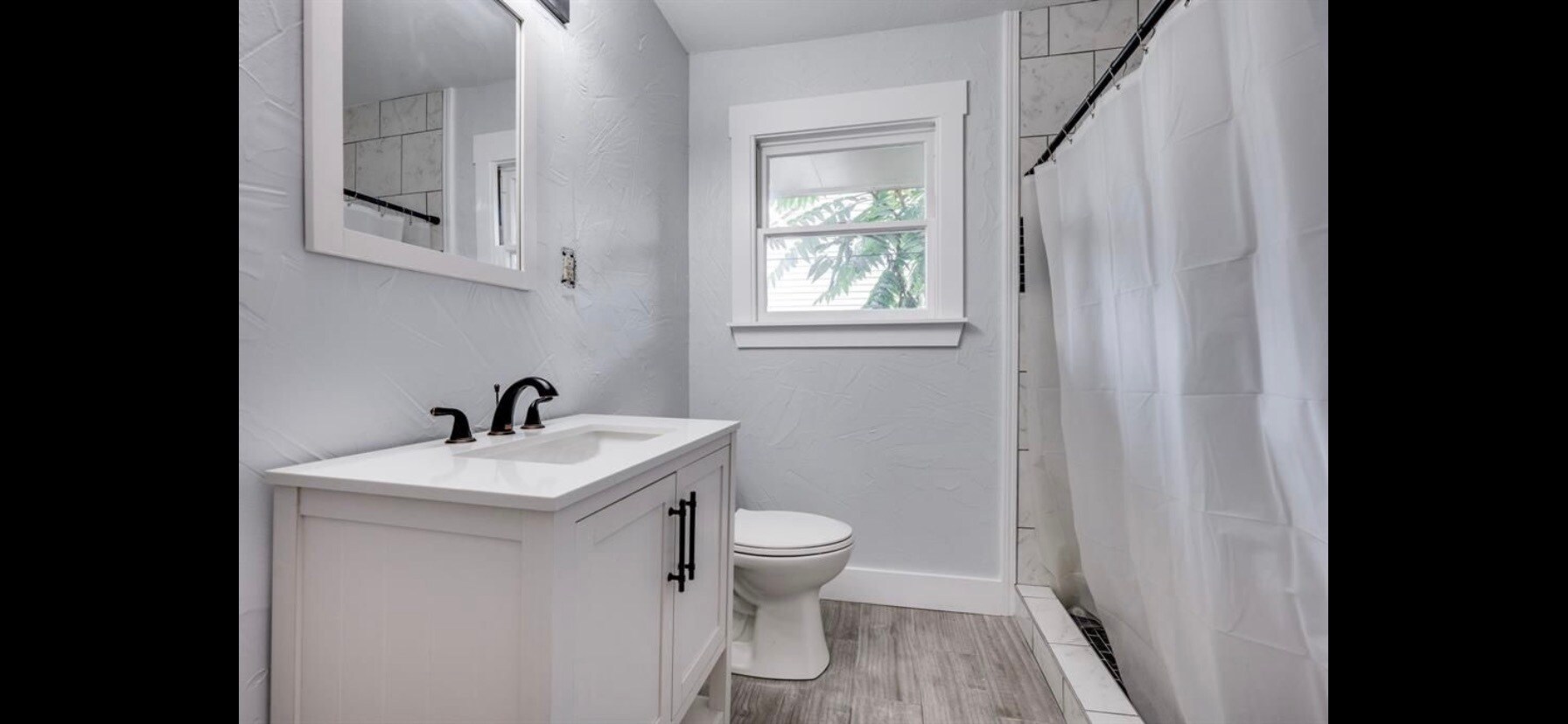 Building Photo - 702 W Brockett St