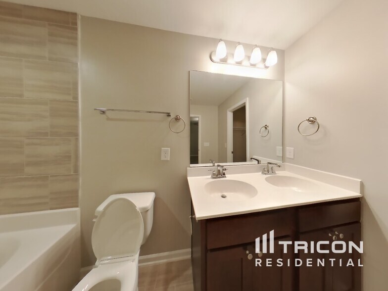 Building Photo - 133 Hickory Station Ln