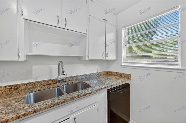 Building Photo - 2848 Beasley Dr