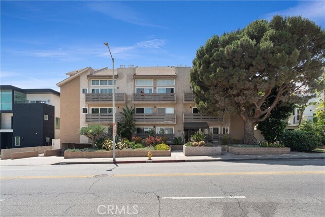 Building Photo - 1021 N Crescent Heights Blvd