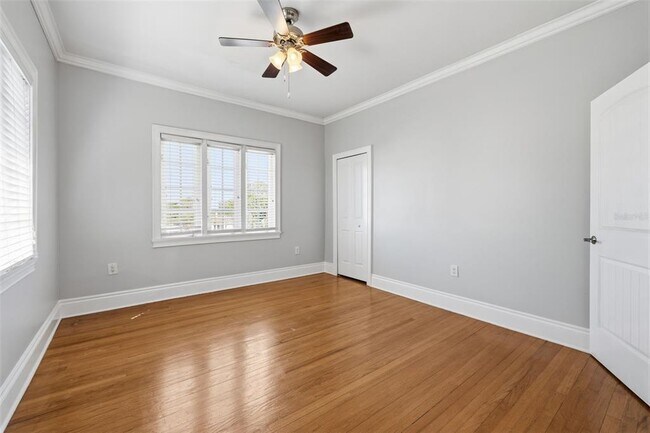 Building Photo - 2117 W Dekle Ave