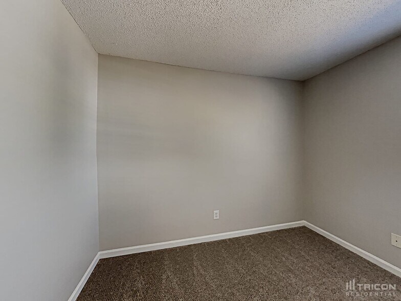 Building Photo - 412 Remington Ct