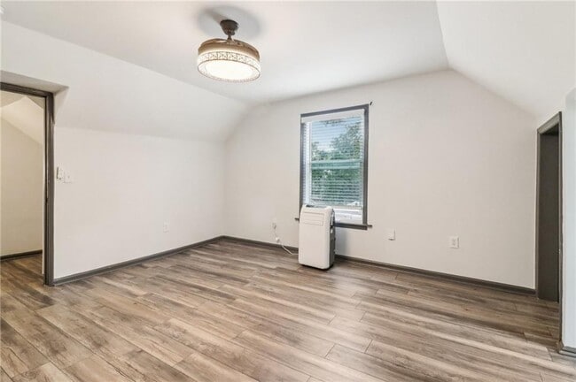 Building Photo - 1393 Westview Dr SW