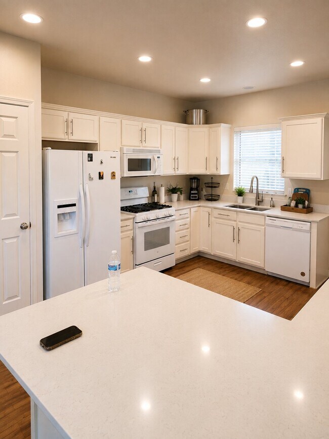 Building Photo - 5284 Ranches Loop Rd