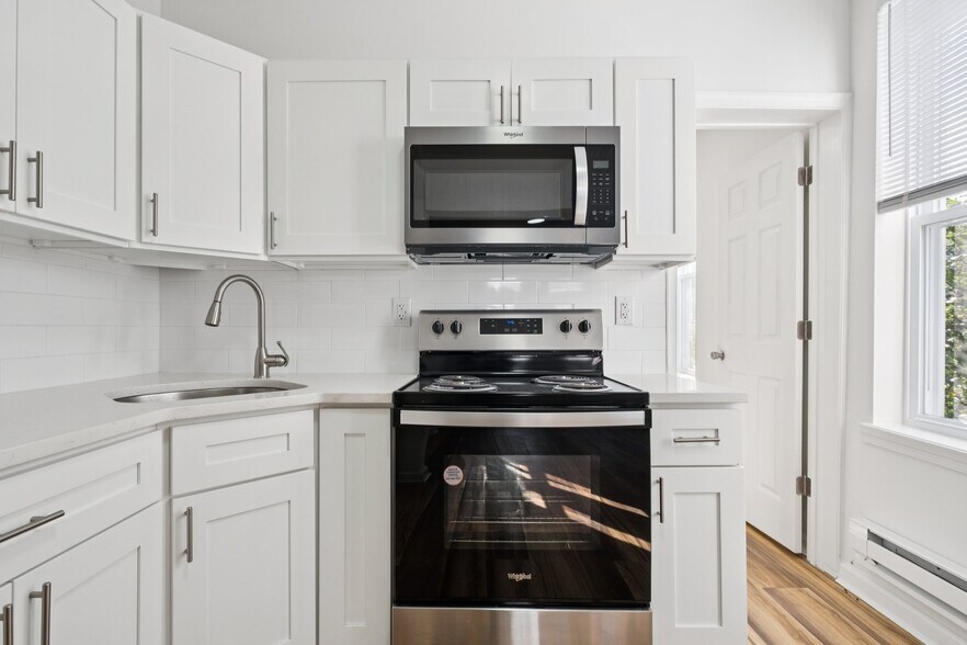Building Photo - 4447 N 19th St