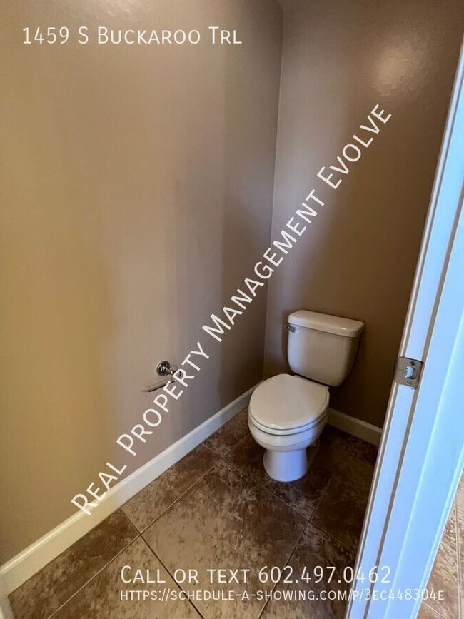 Building Photo - 1459 S Buckaroo Trail