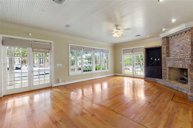 Building Photo - 700 Coral Way