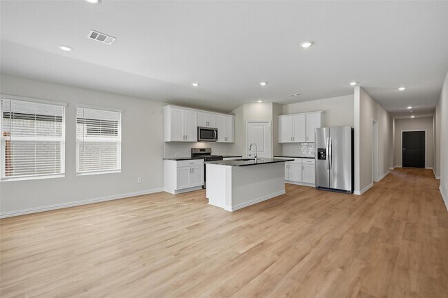 Building Photo - 6605 Creek Edge Cir