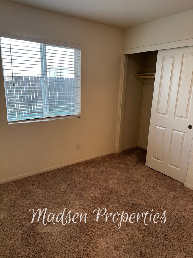 Building Photo - 114 Christian Ave