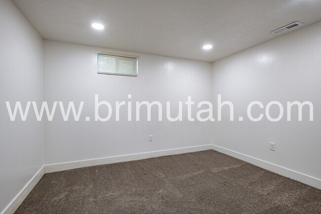 Building Photo - 1189-1191 S 1100 E