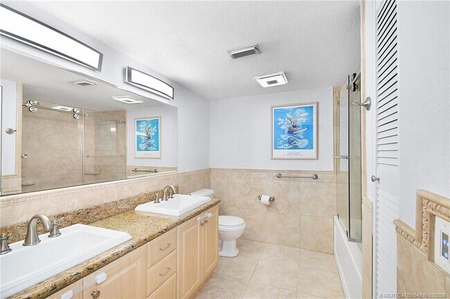 Building Photo - 3129 SE Indian St