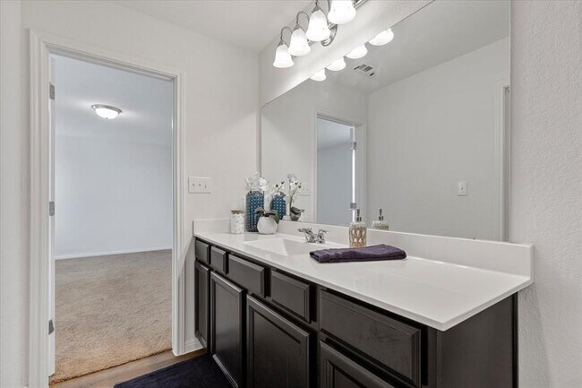 Building Photo - 336 Wonderful Life Way