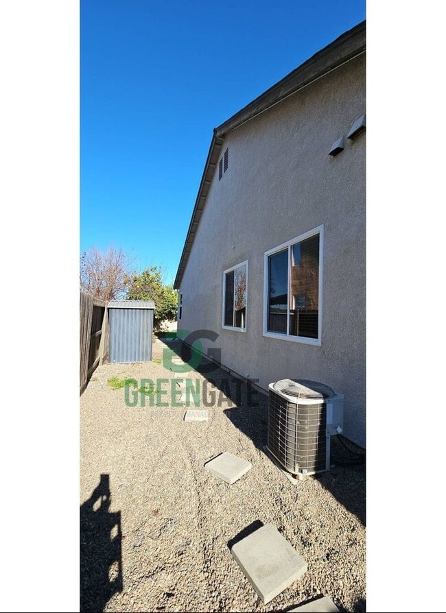 Building Photo - Available Now! 3 Bedroom 2 Bath Spacious Home in Tracy!!