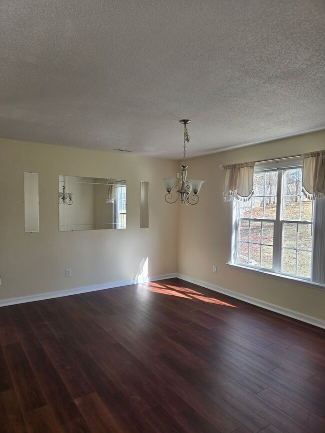 Building Photo - Charming 3-Bedroom Home in Hunters Creek – Pet Friendly & Great Amenities!