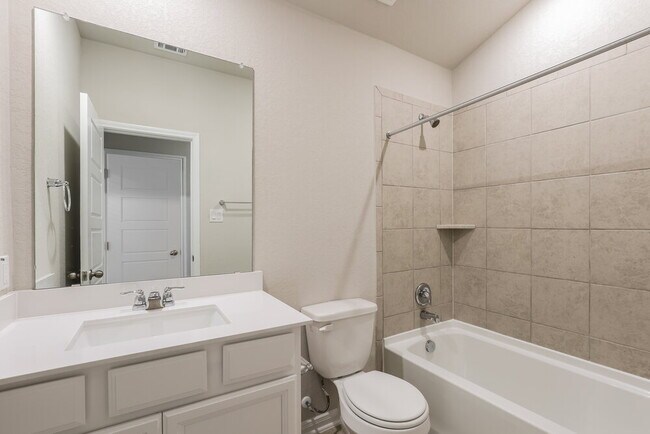 Building Photo - 1239 William Crst