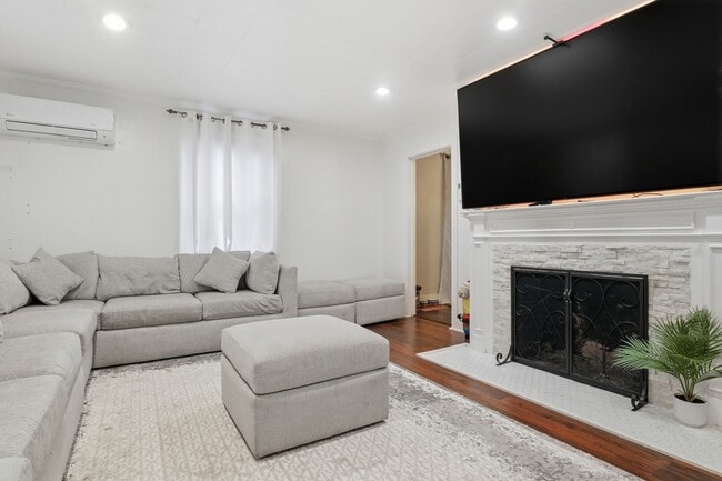 Building Photo - 3015 N 5th St