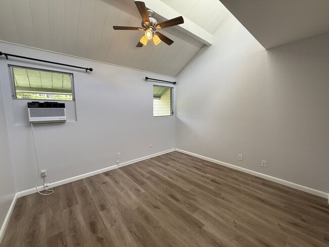 Building Photo - Village Green in Hawaii Kai 3 bedroom 2 ba...