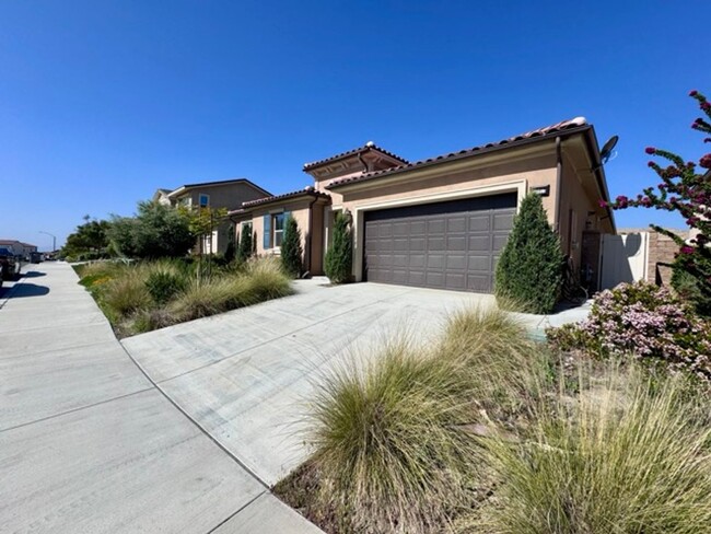 Building Photo - 4 bedroom single story Spencers Crossing h...