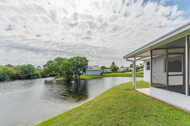 Building Photo - 1700 Aynsley Way